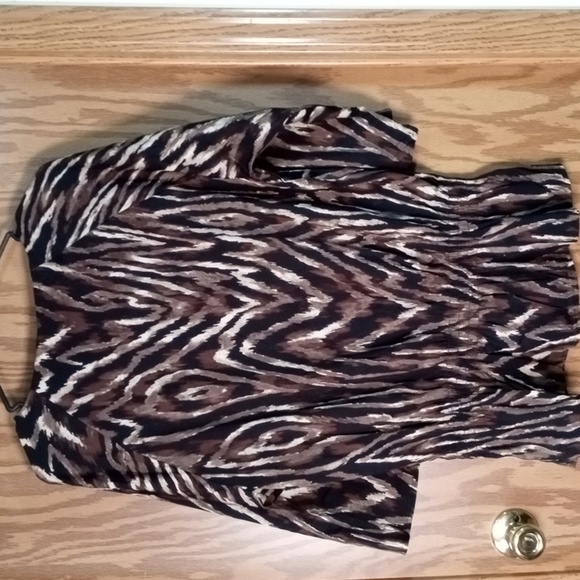 Chico's Black and White Graphic 3/4 Sleeve Blouse, Contemporary, Classic, Artsy - Picture 4 of 8